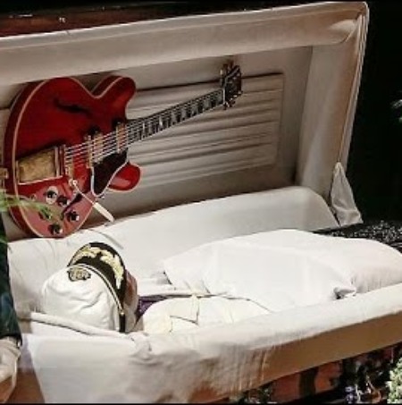 The funeral pictures of Chuck Berry. 